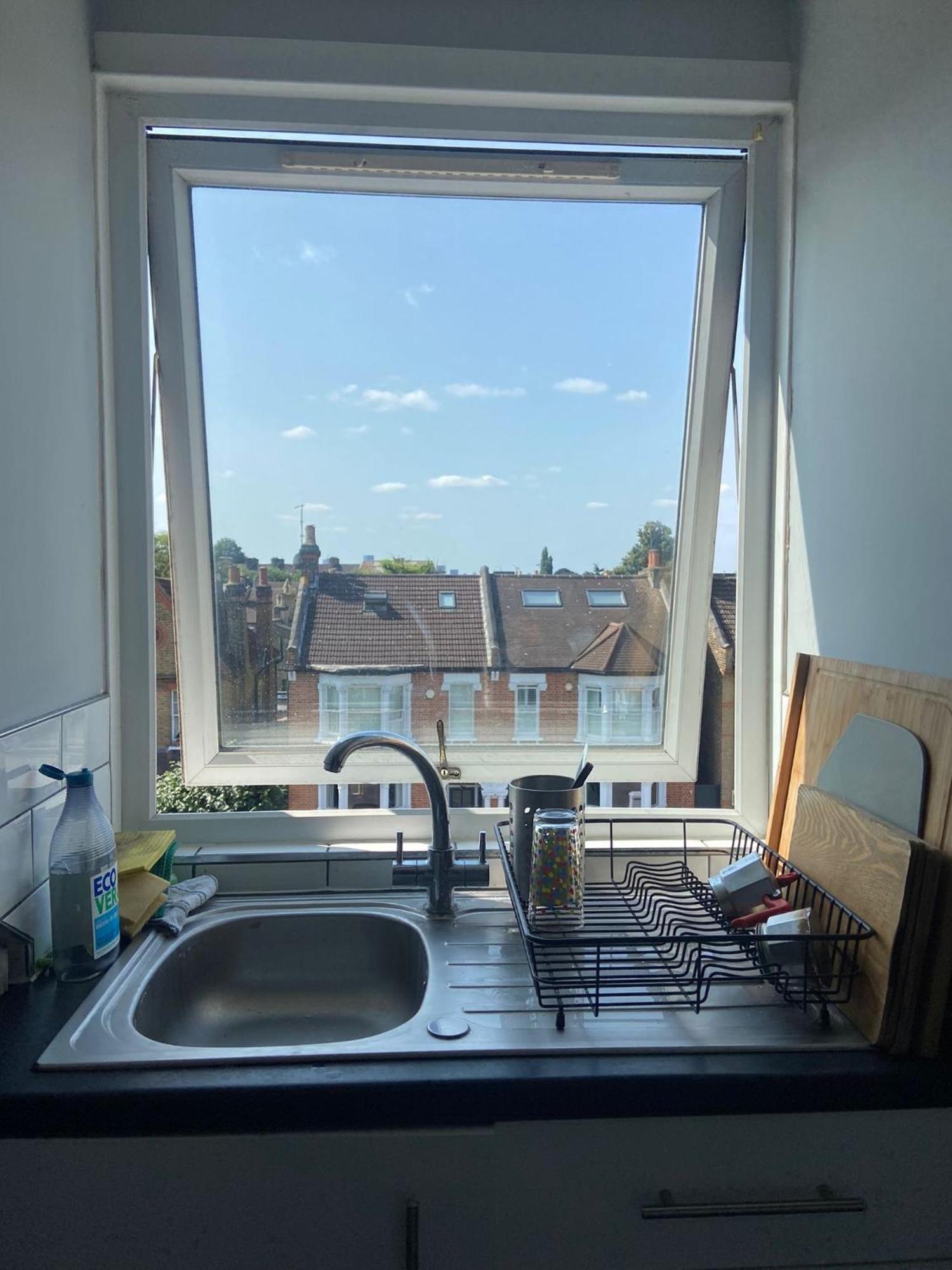 Cosy Attic Flat East *